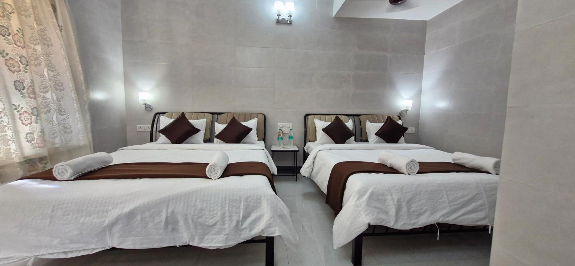 Haven Apartment Inn Baga Beach ภายนอก รูปภาพ